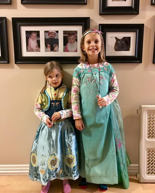 /2016/princess-anna-and-queen-elsa/image0