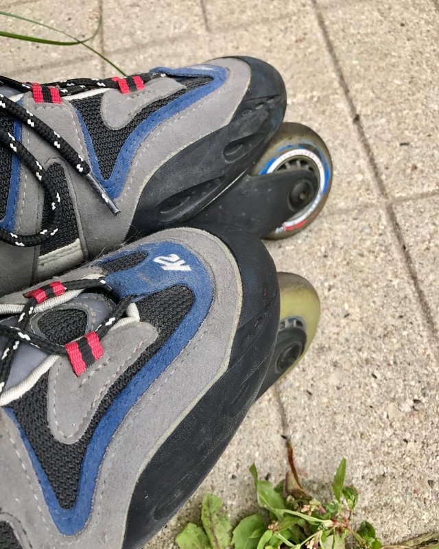 /2017/doing-some-rollerblading-while-the-girls-bike/image0