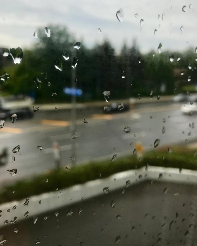 /2017/its-a-rainy-one/image0