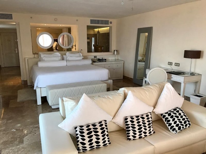 /2017/the-room/image0